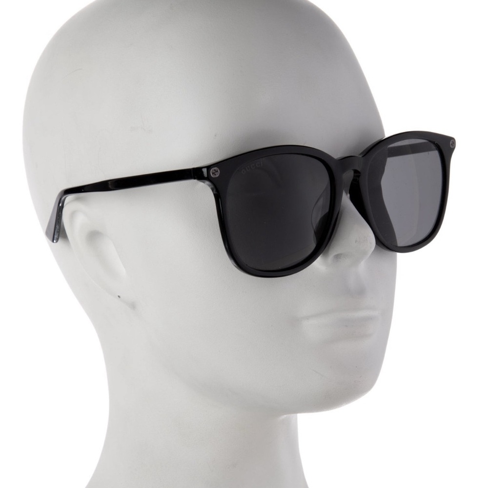 Gucci Black Sunglasses with Teal Case